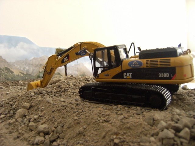 lavori in cava con CAT330dl