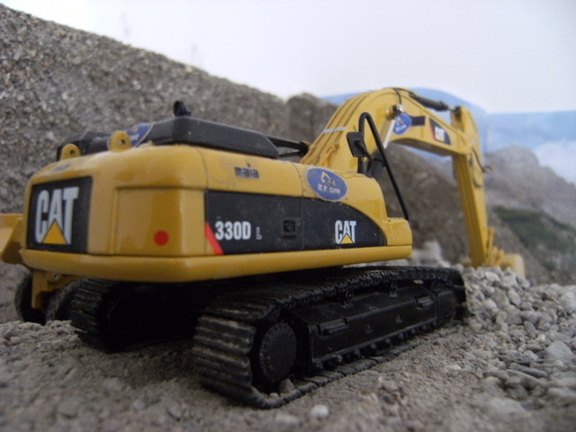 lavori in cava con CAT330dl