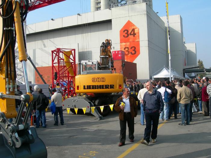 Liebherr 900  da dietro