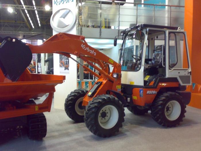 Kubota R520