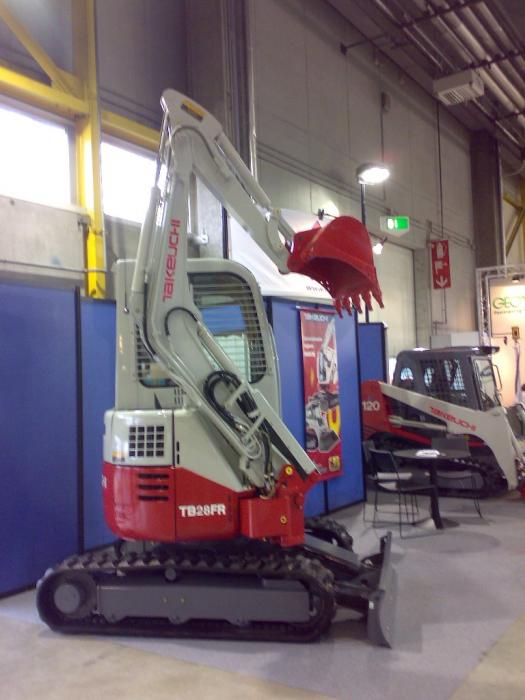 Takeuchi TB28FR