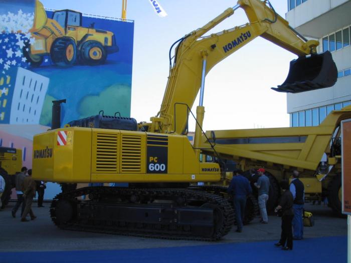 komatsu pc600-7