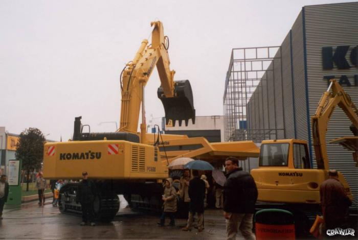 Komatsu PC600