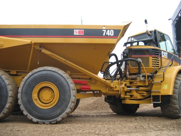 Cat 740