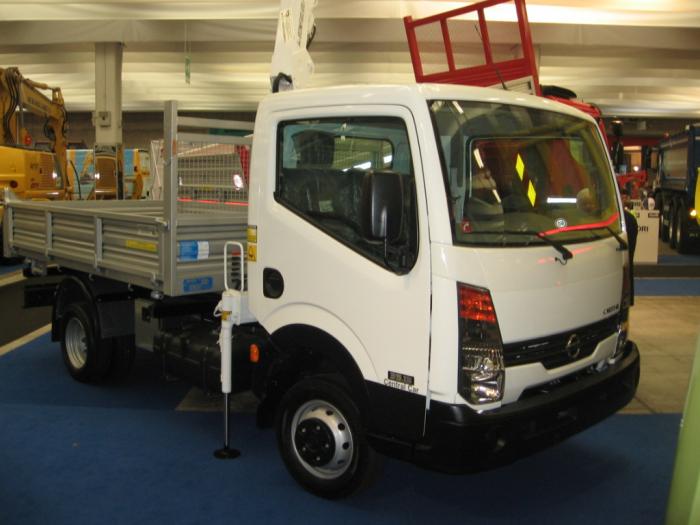 stand Central Car:Nissan Cabstar