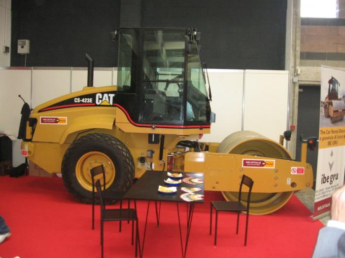 stand Ibegru-Noloitalia:Caterpillar CS-423E