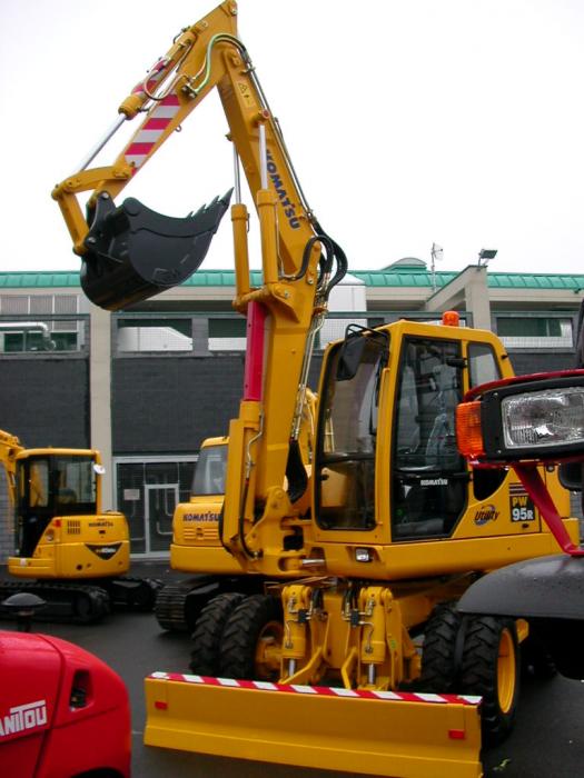 Komatsu 95R - Escavatore Gommato