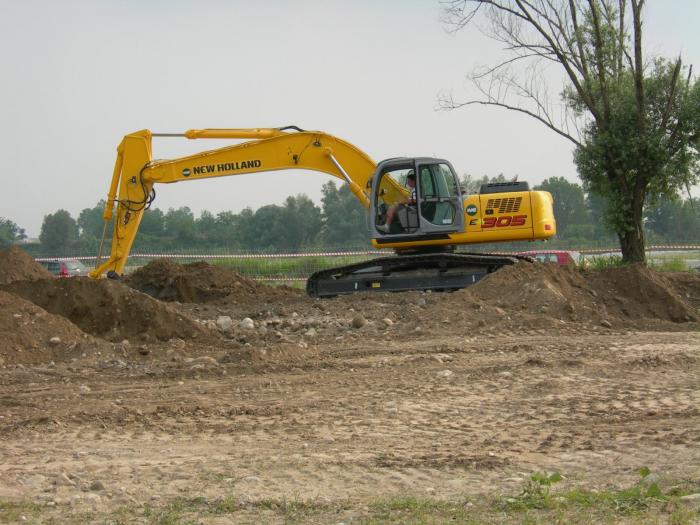 New Holland  E305