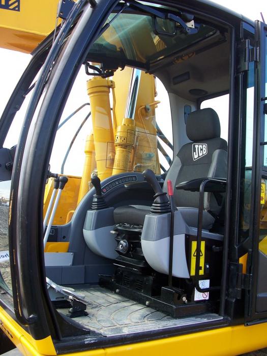 cabina jcb jz140