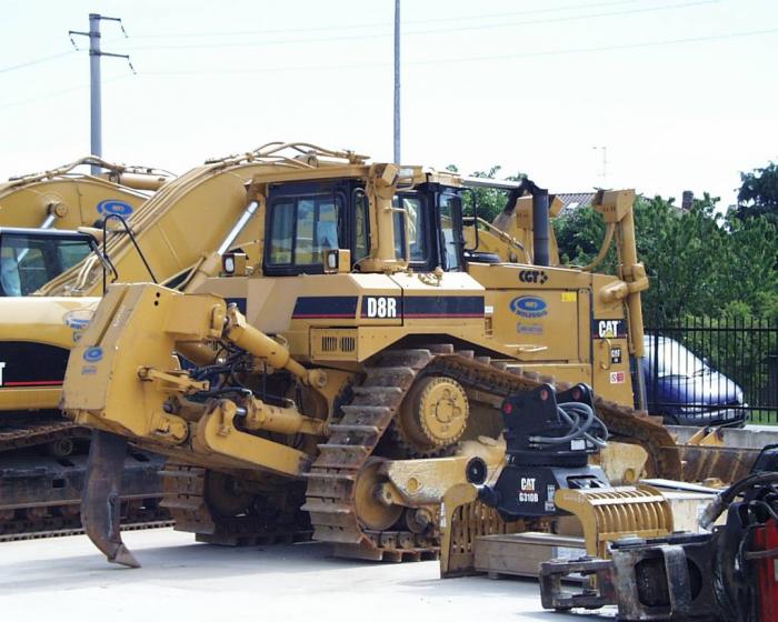 cat d8r