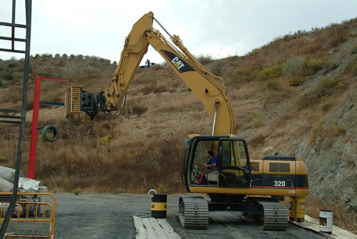 cat320l