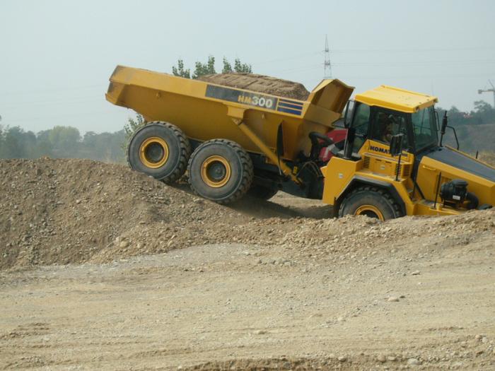 Komatsu HM 300