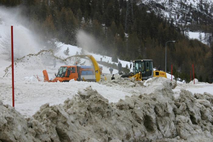 New Holland, Unimog e Assaloni