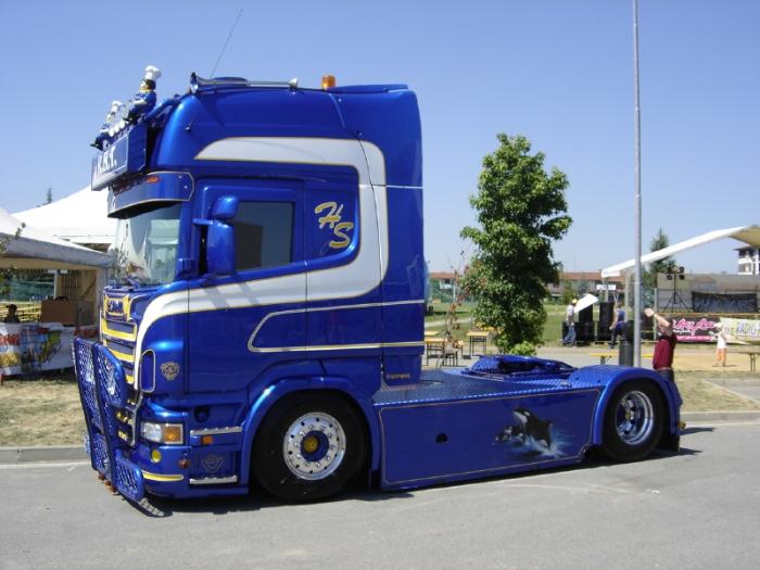 Scania RHT