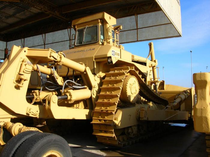 CAT D10