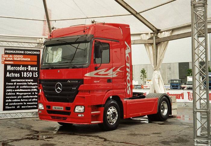 R580 vicino all'ACTROS ETRA