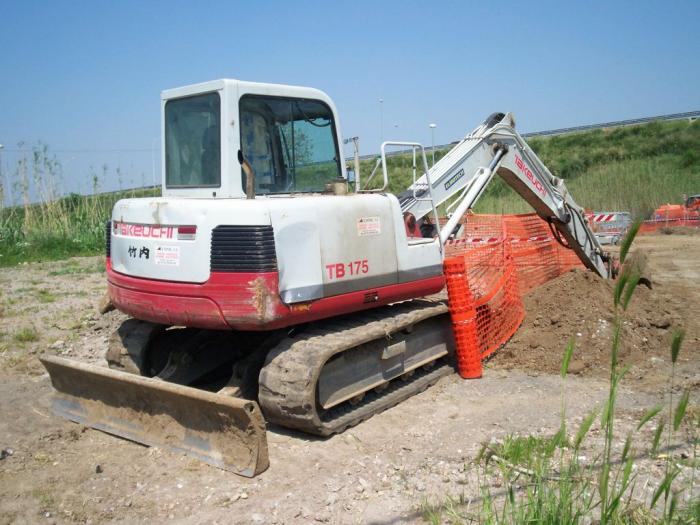 takeuchi tb 175