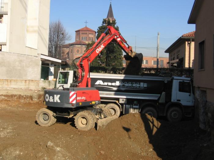 P&G scavi O&K MH City