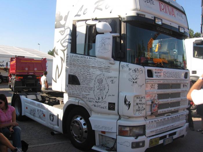 Scania con decorazione tutta speciale