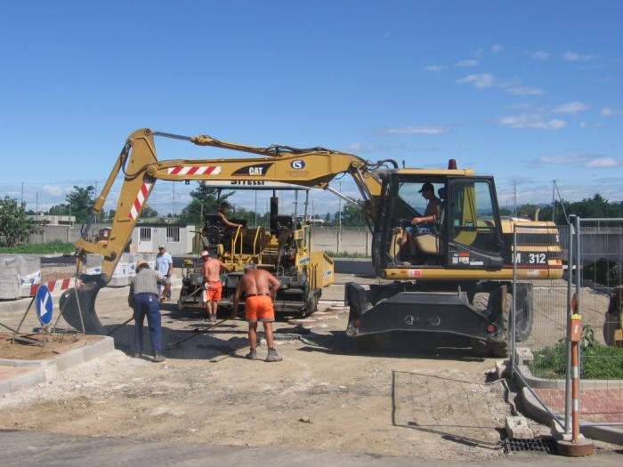 parcheggio Via S.Carlo Muggiò: Caterpillar M312