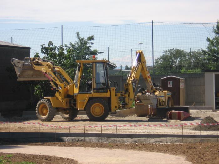 parcheggio Via S.Carlo Muggiò: Komatsu WB98A