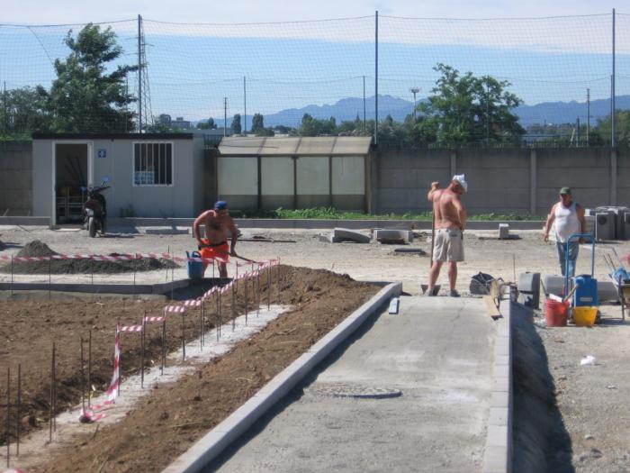 parcheggio Via S.Carlo Muggiò: creazione cordoli