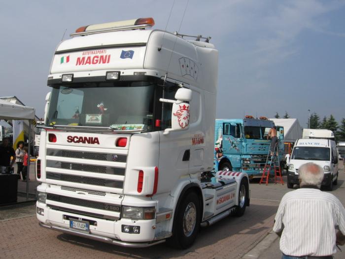 Scania 164L580 Magni