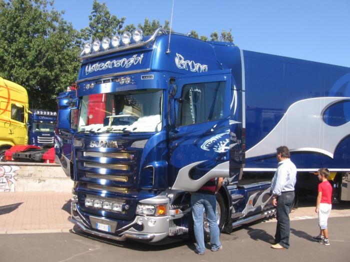 Scania R620 Blue Shark Valcarenghi