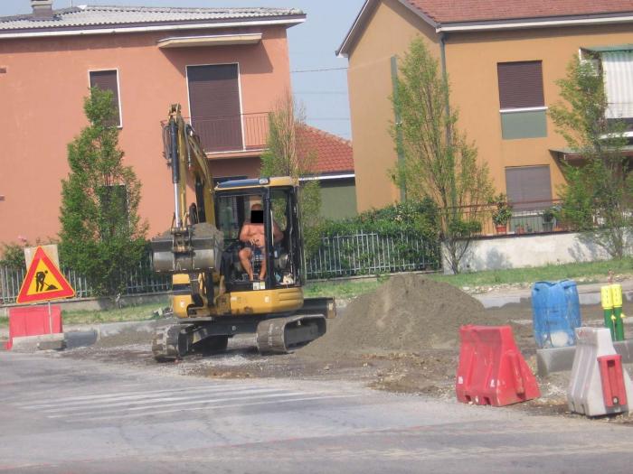 lavori realizzazione rotonda