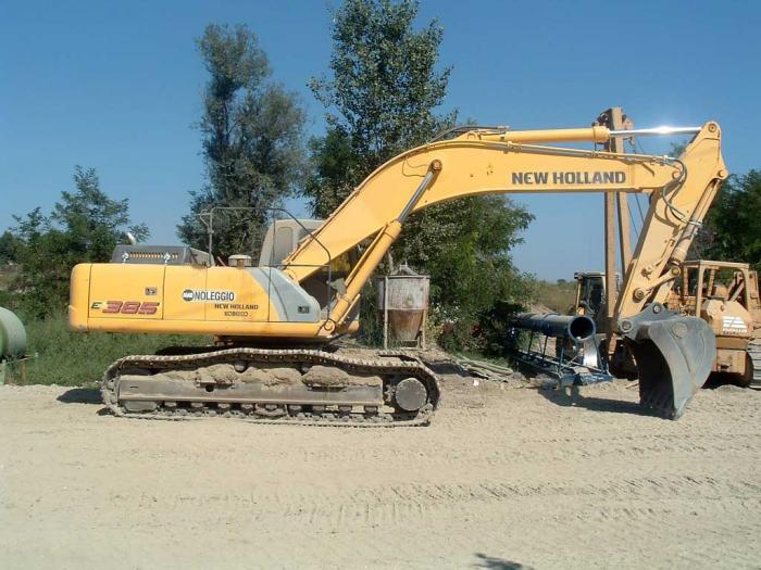 New Holland E385