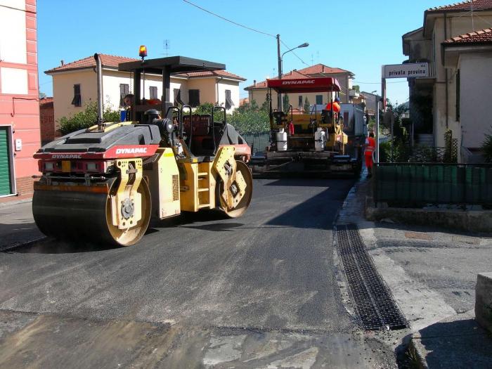 S.P.432 continua la stesa e la rullatura