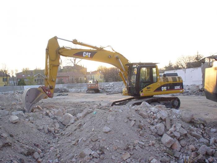 Il 3Â° nuovo escavatore Cat 320 Smart Boom