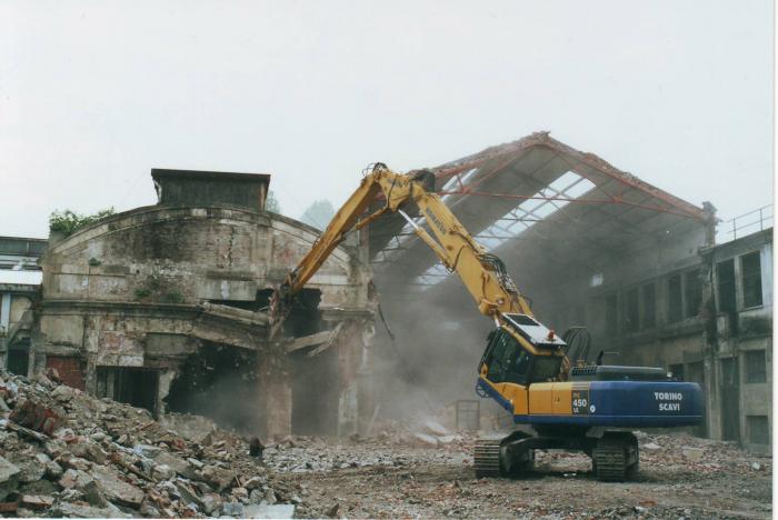 Demolizione area ex Nebiolo di Torino