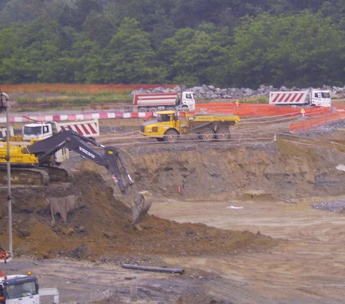 arrivano altri Daf a caricare