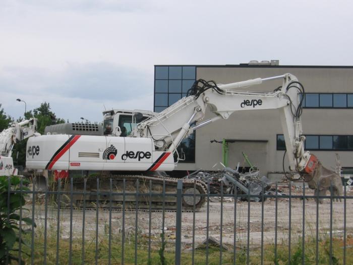 demolizione capannone Pirelli Submarine Despe