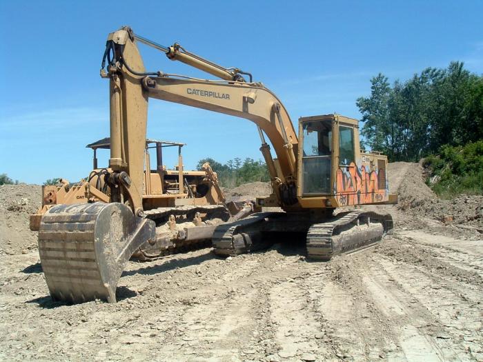 Cat 225