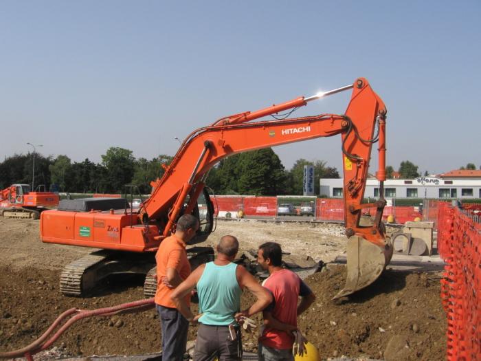 chiusura scavo con Hitachi Zaxis 350LCN