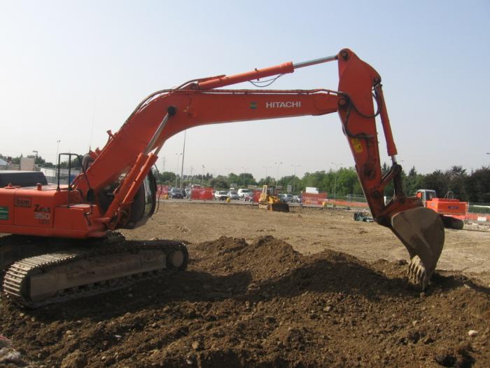 chiusura scavo con Hitachi Zaxis 350LCN