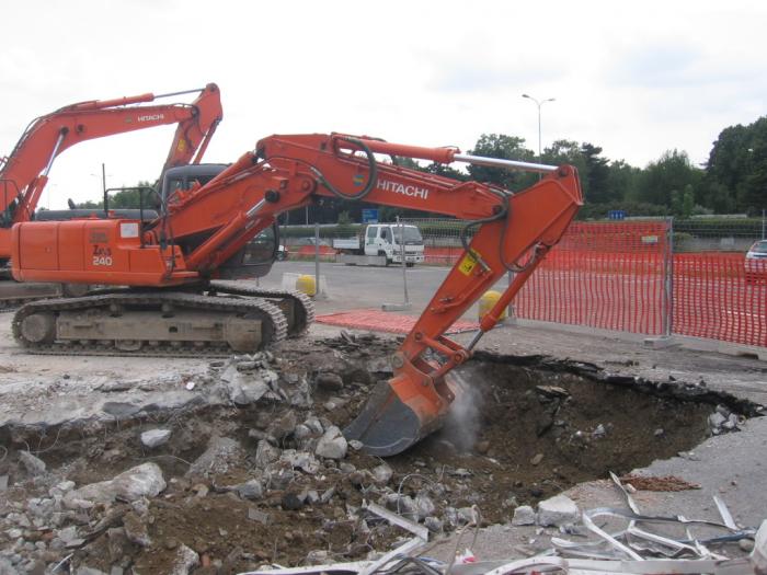 Hitachi Zaxis 240