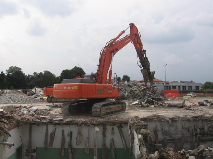 Hitachi Zaxis 350LCN con pinza