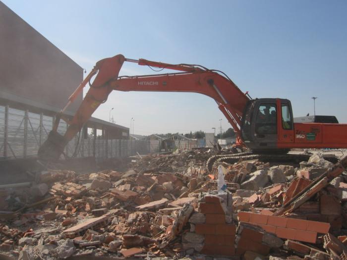 Hitachi Zaxis 350LCN con pinza