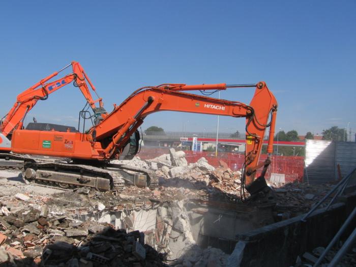 Hitachi Zaxis 350LCN con pinza