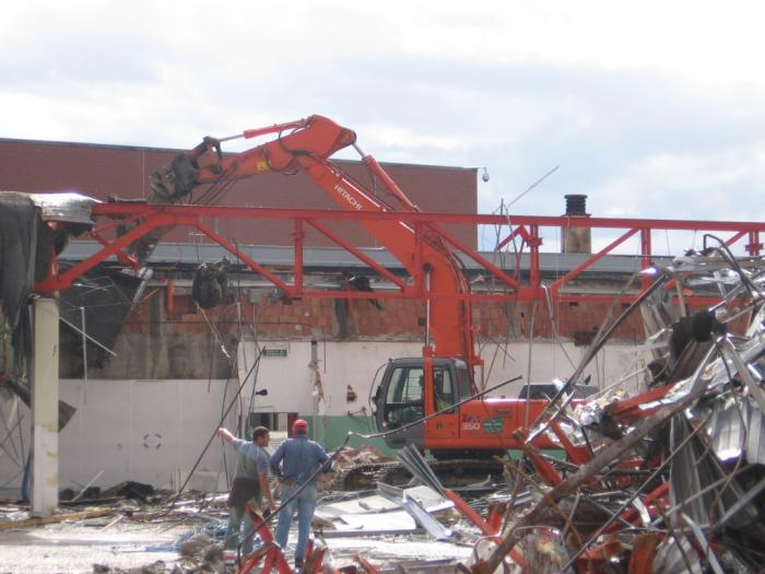 Hitachi Zaxis 350LCN con pinza