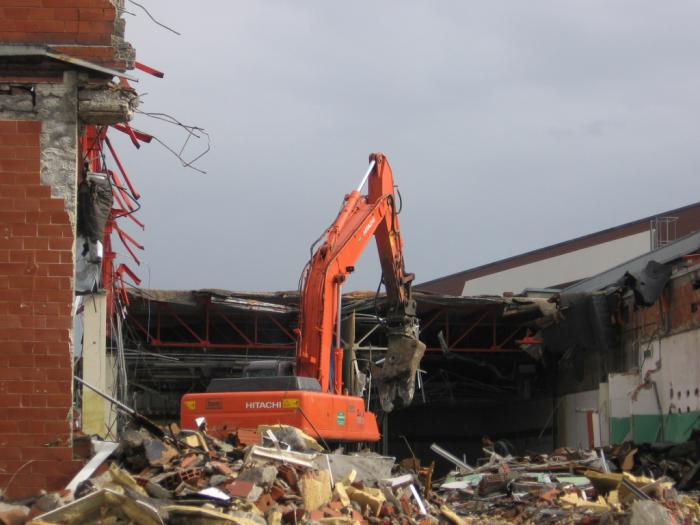 Hitachi Zaxis 350LCN con pinza