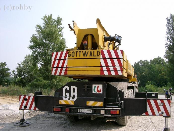 gottwald  su carro 5 assi cvs (90ton)