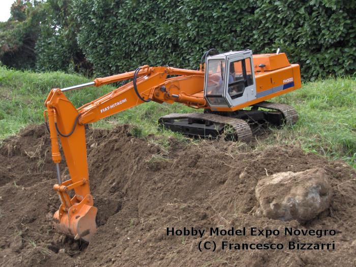 Fiat Hitachi 300 Radiocomandata