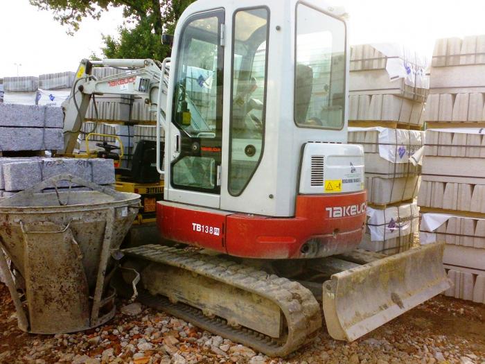 Takeuchi TB138FR