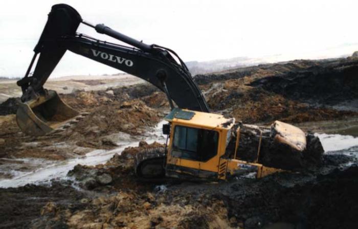 VOLVO EC 390