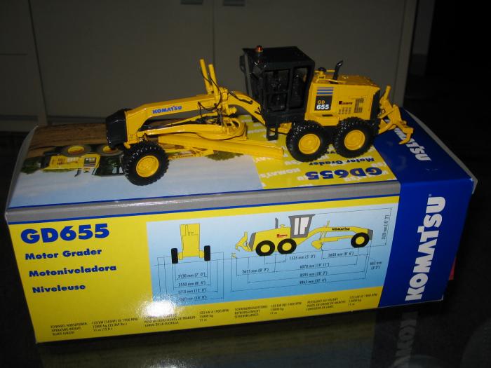 KOMATSU GD 655