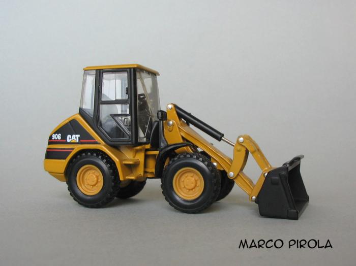 CAT 906